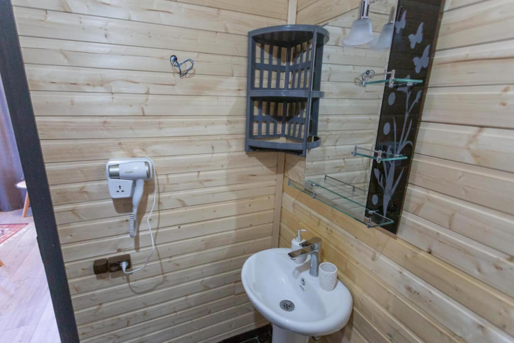 Inga Jafaridze Guesthouse Pele Mestia Extérieur photo